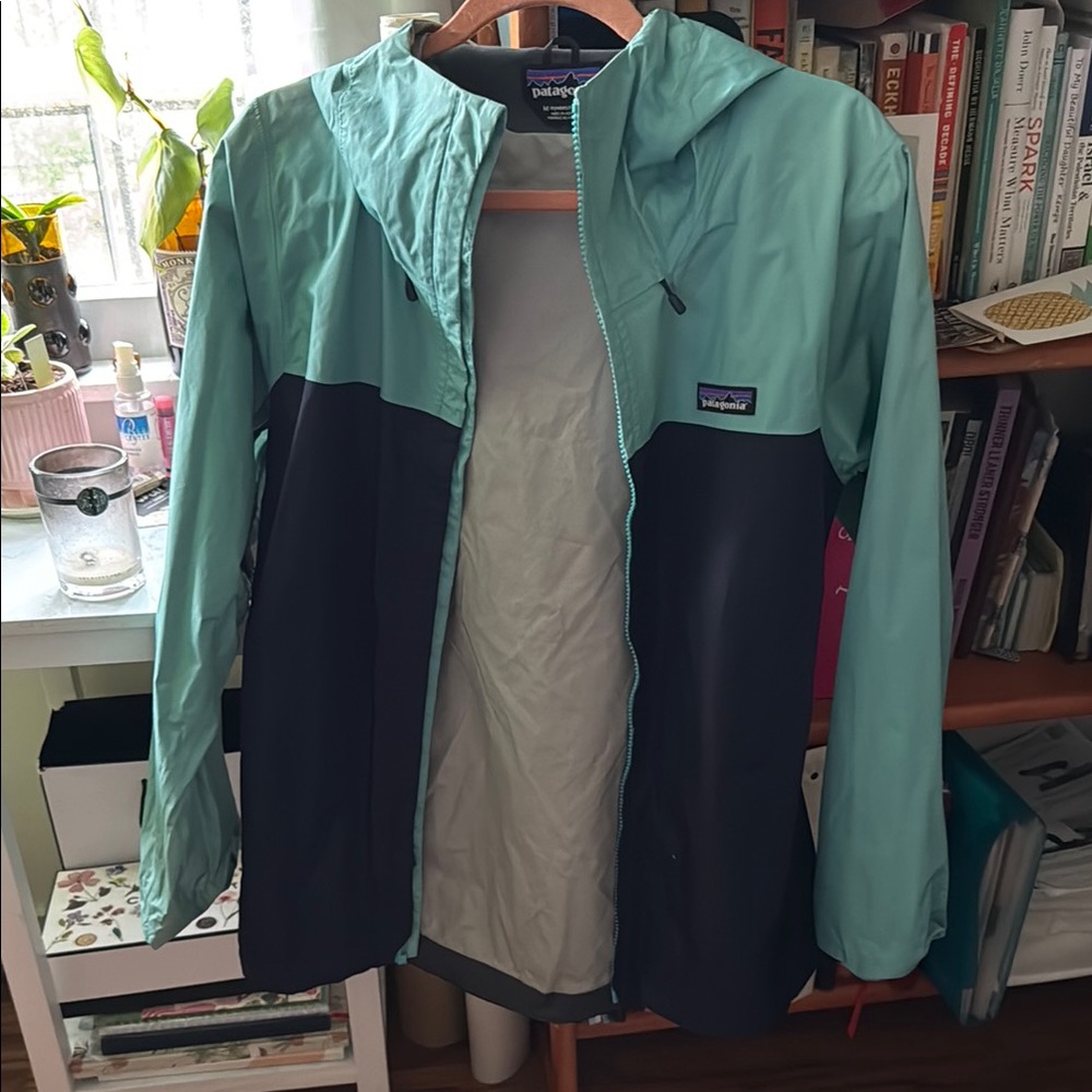 Patagonia Women's Two-Tone Jacket - Black and Green